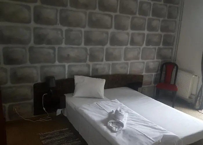 Camelot 3* Tisá